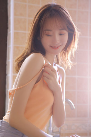 麻麻穿各种丝袜被调教视频